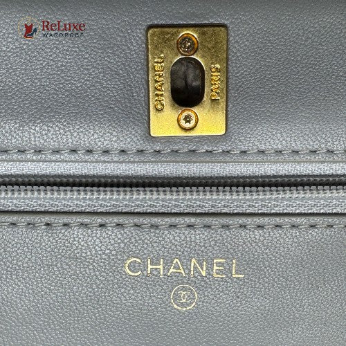 CHANEL Wallet on Chain leather clutch bag