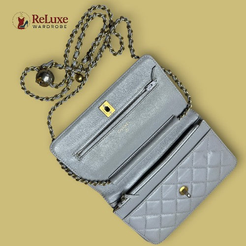 CHANEL Wallet on Chain leather clutch bag